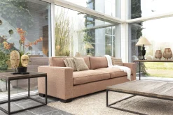 Anano, Masque, A Pied