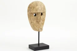 Lilli, Masque, A Pied