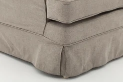 Nelson, Siege, Housse